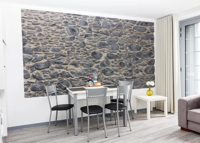 By Petit Apartamento Funchal (Madeira)