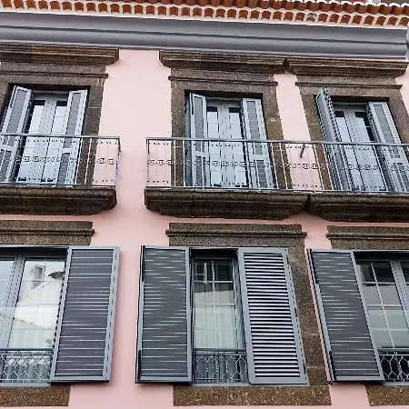By Petit Apartment